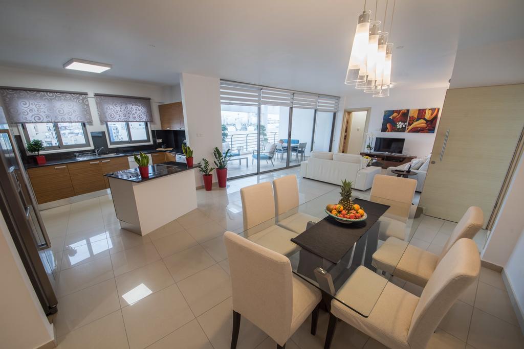 Апартаменти Skylight Megaron Ларнака Екстер'єр фото